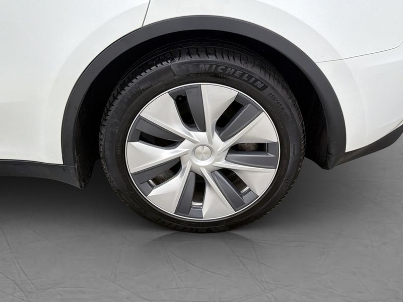 Tesla Model Y bild 30