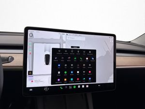 Tesla Model Y bild 26