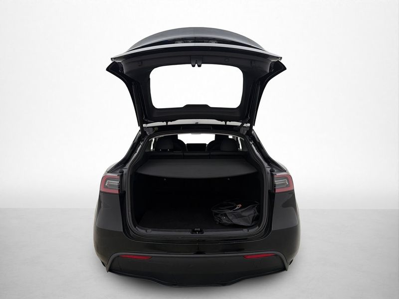 Tesla Model Y bild 11