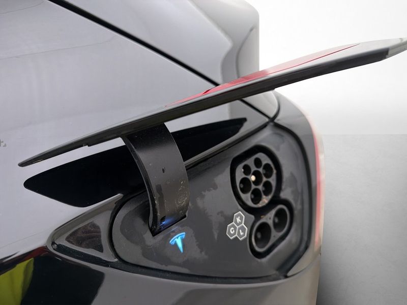 Tesla Model Y bild 10