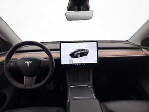 Tesla Model Y bild 17