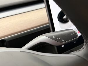 Tesla Model Y bild 27