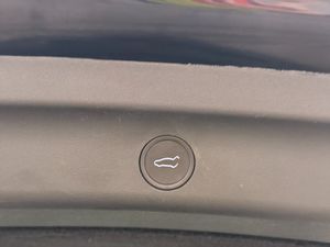 Tesla Model Y bild 12