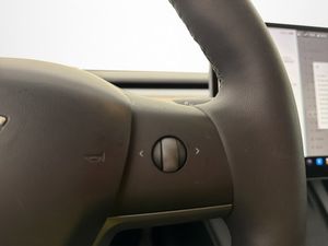 Tesla Model Y bild 20