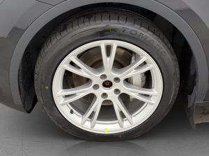 Tesla Model Y bild 28