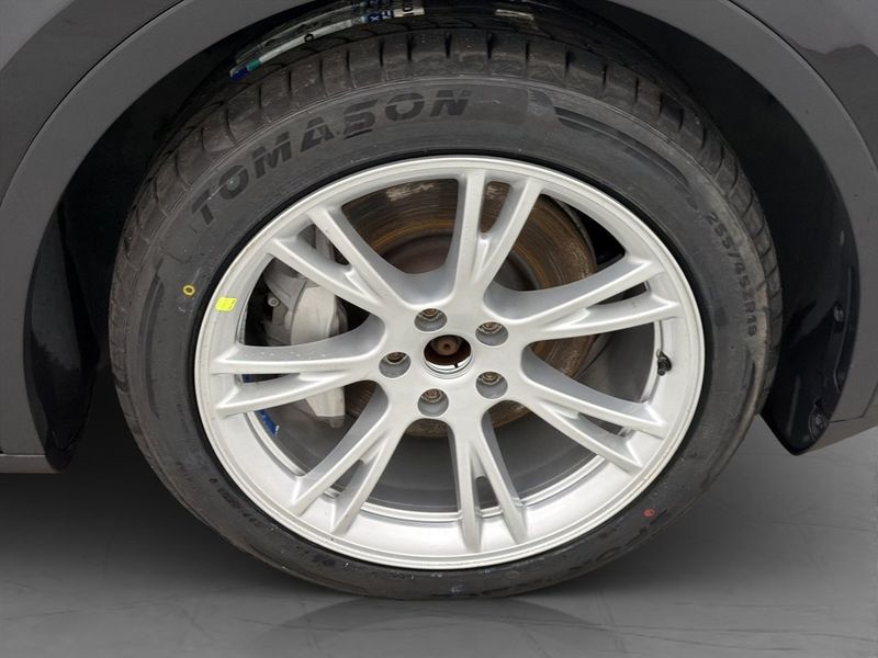 Tesla Model Y bild 31