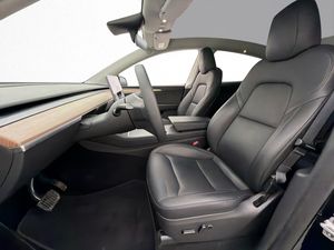 Tesla Model Y bild 13