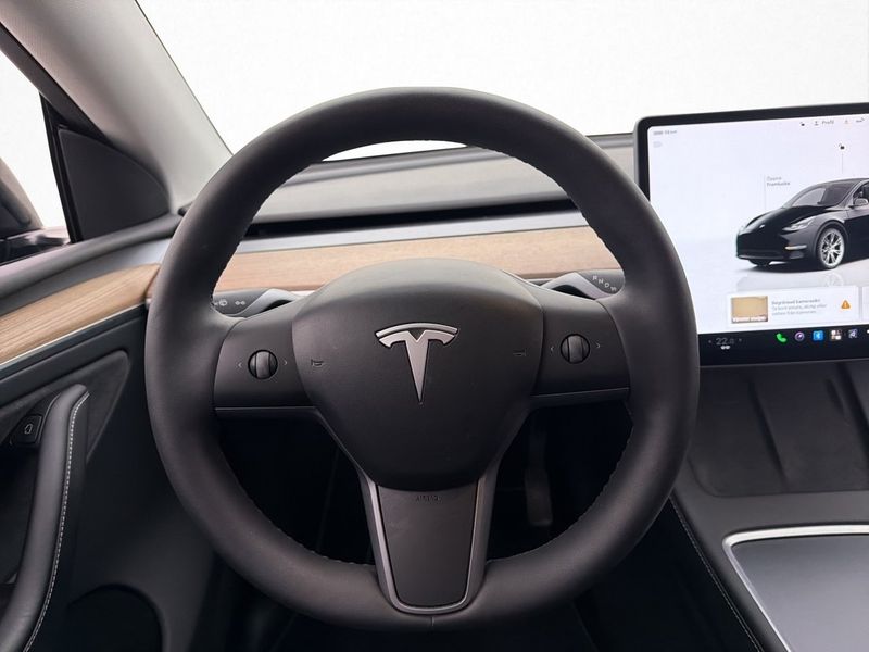 Tesla Model Y bild 18