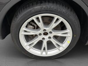 Tesla Model Y bild 30