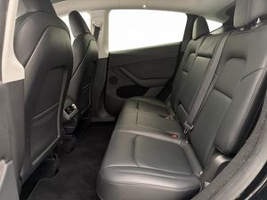 Tesla Model Y bild 15