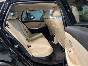 BMW 330 bild 14