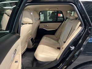 BMW 330 bild 15
