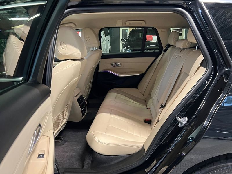 BMW 330 bild 15
