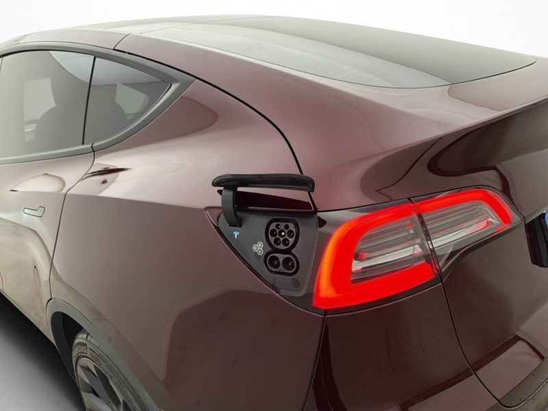 Tesla Model Y bild 10