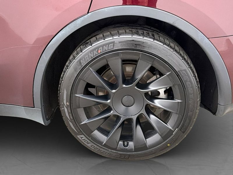 Tesla Model Y bild 32