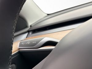 Tesla Model Y bild 21
