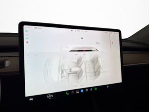 Tesla Model Y bild 28