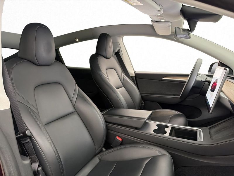 Tesla Model Y bild 17