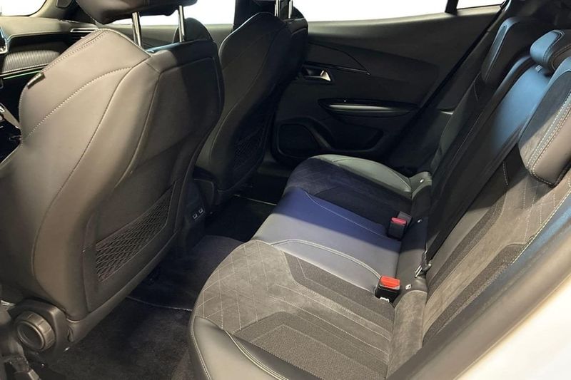 Peugeot e-2008 bild 12