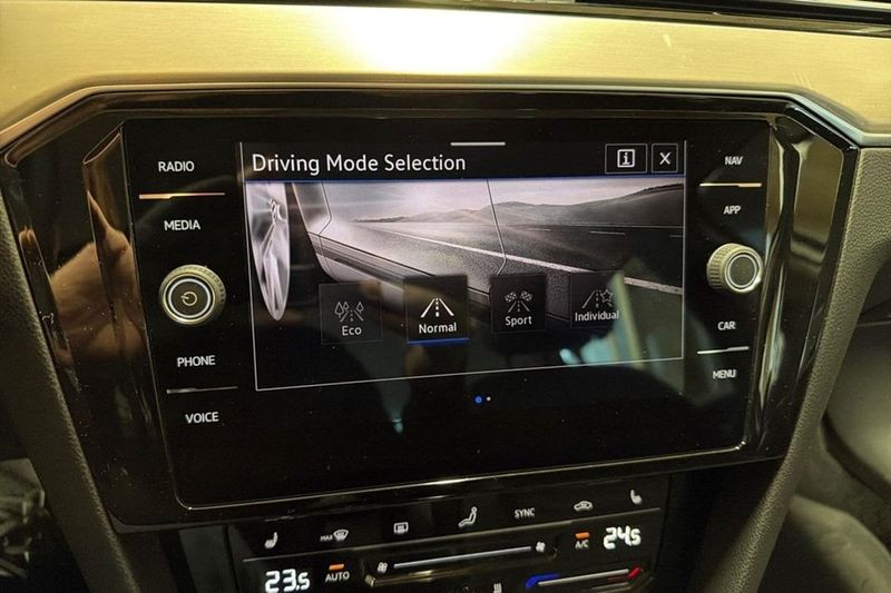 Volkswagen Passat bild 22
