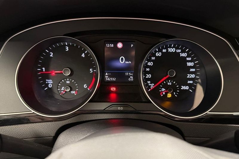 Volkswagen Passat bild 10