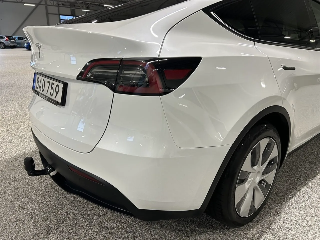 Tesla Model Y bild 8