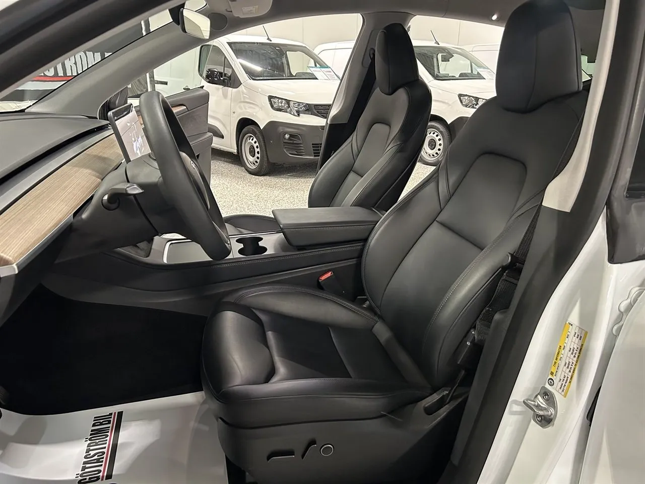 Tesla Model Y bild 14