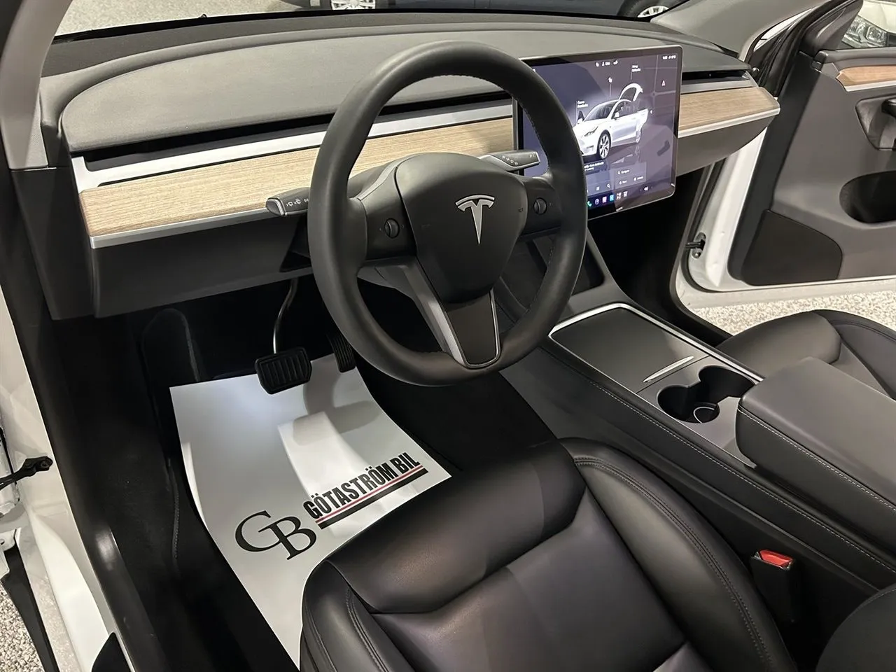 Tesla Model Y bild 13