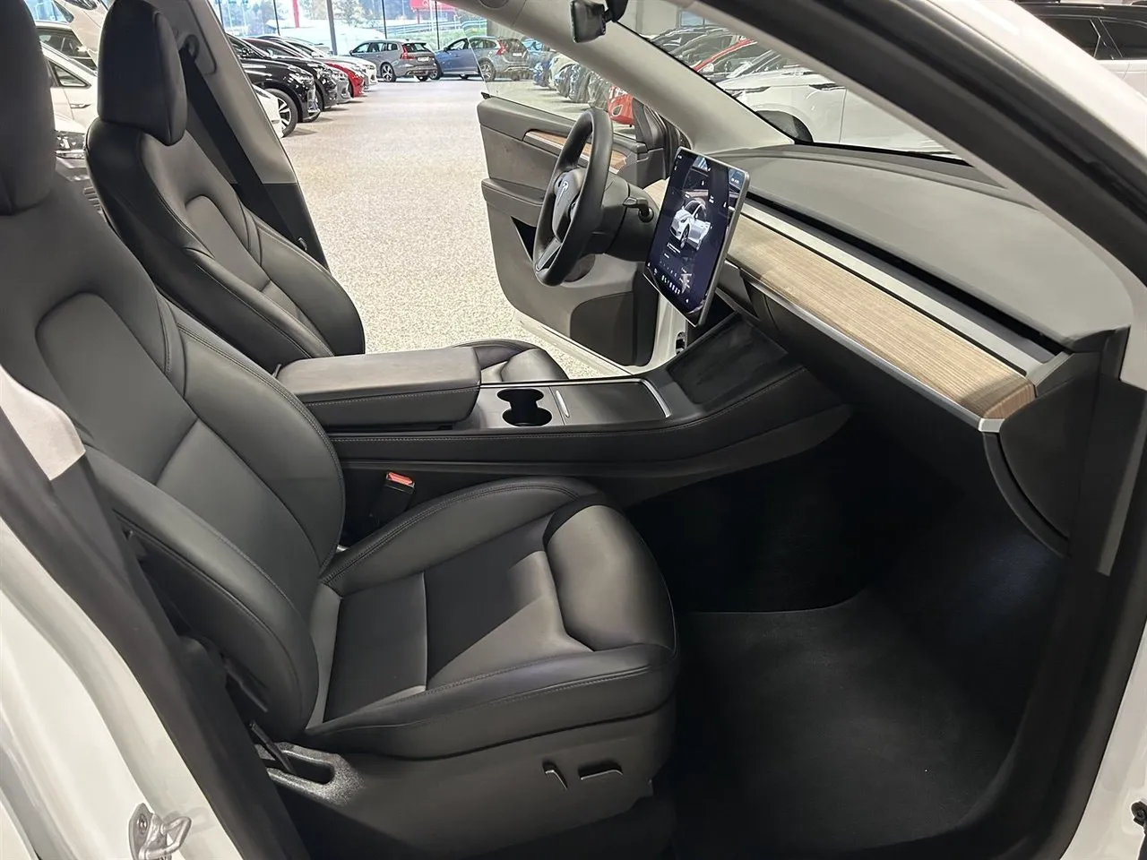 Tesla Model Y bild 20