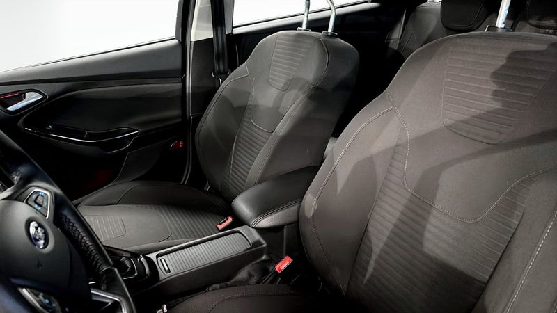 Ford Focus bild 8