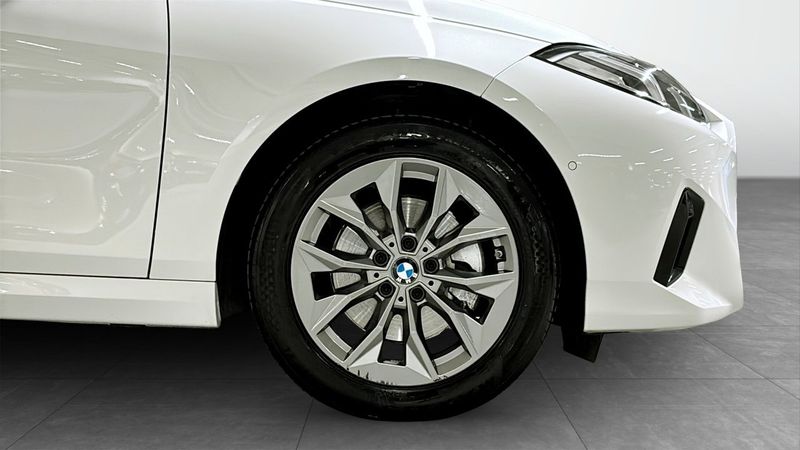 BMW 120 bild 9