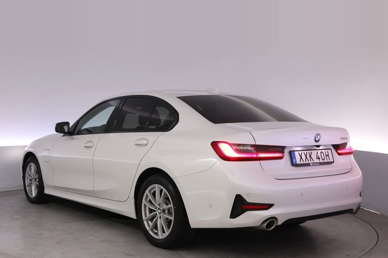 BMW 330 bild 4