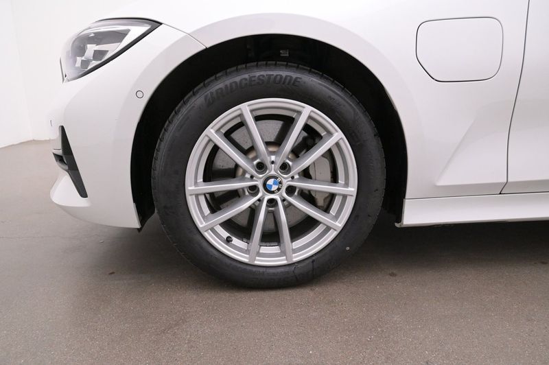 BMW 330 bild 27