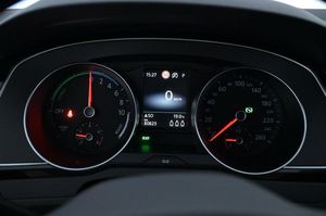 Volkswagen Passat bild 8