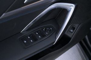 BMW iX1 bild 10