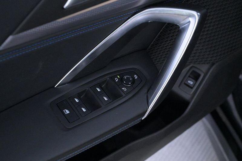 BMW iX1 bild 10