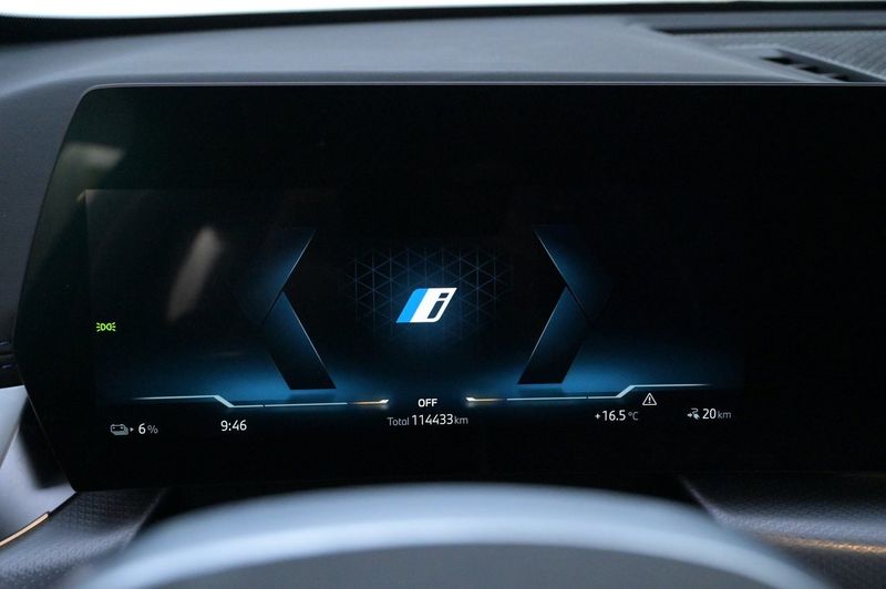 BMW iX1 bild 8