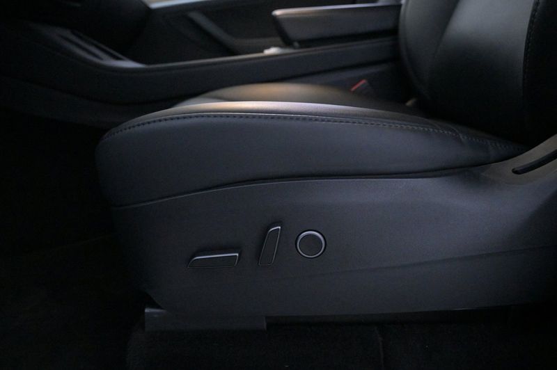 Tesla Model Y bild 11