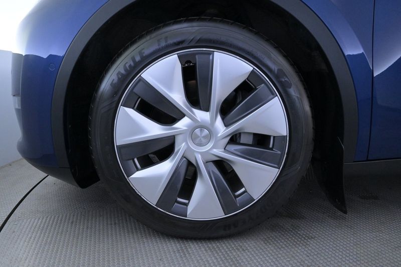 Tesla Model Y bild 27