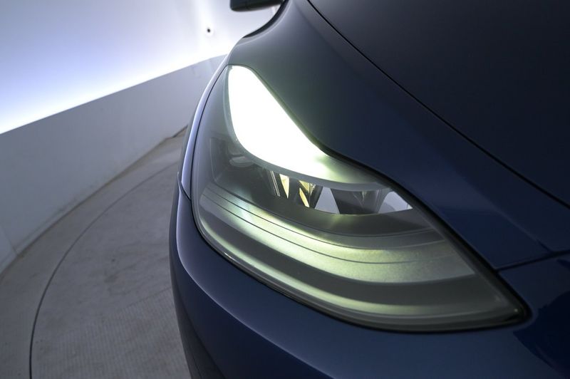 Tesla Model Y bild 26