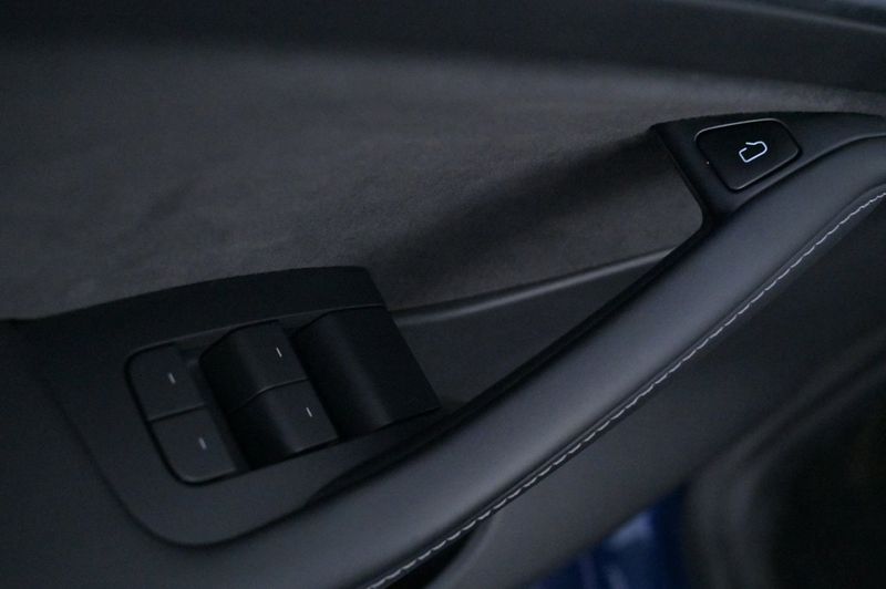 Tesla Model Y bild 10