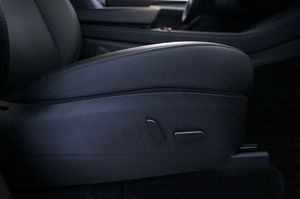 Tesla Model Y bild 13