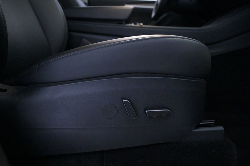 Tesla Model Y bild 13