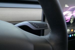 Tesla Model Y bild 8