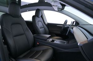 Tesla Model Y bild 12