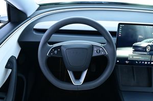 Tesla Model 3 bild 7