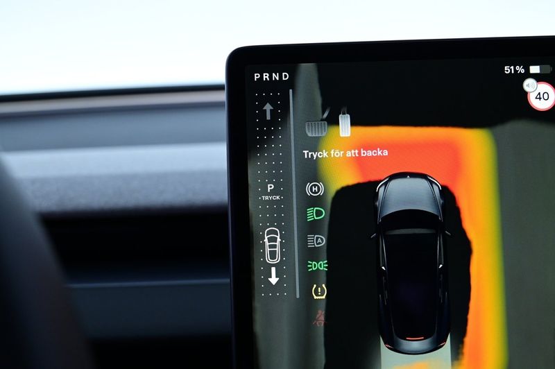 Tesla Model 3 bild 13