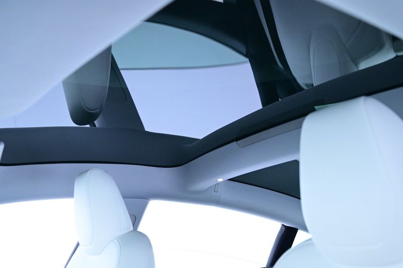 Tesla Model 3 bild 24