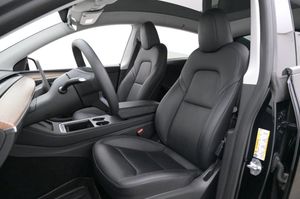 Tesla Model Y bild 9