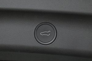 Tesla Model Y bild 24